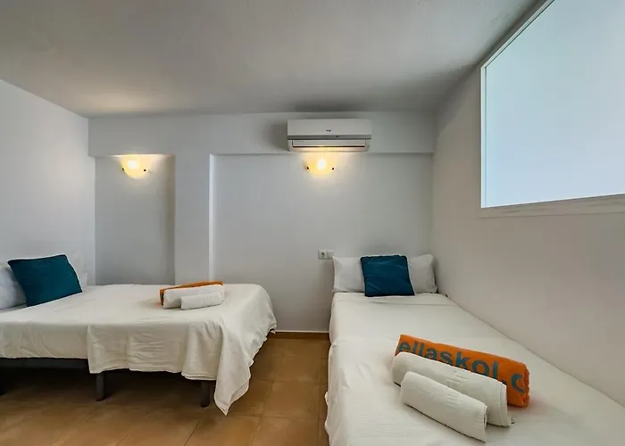 Skol 925a Penthouse 2 Bedrooms Amazing Sea Views شقة *